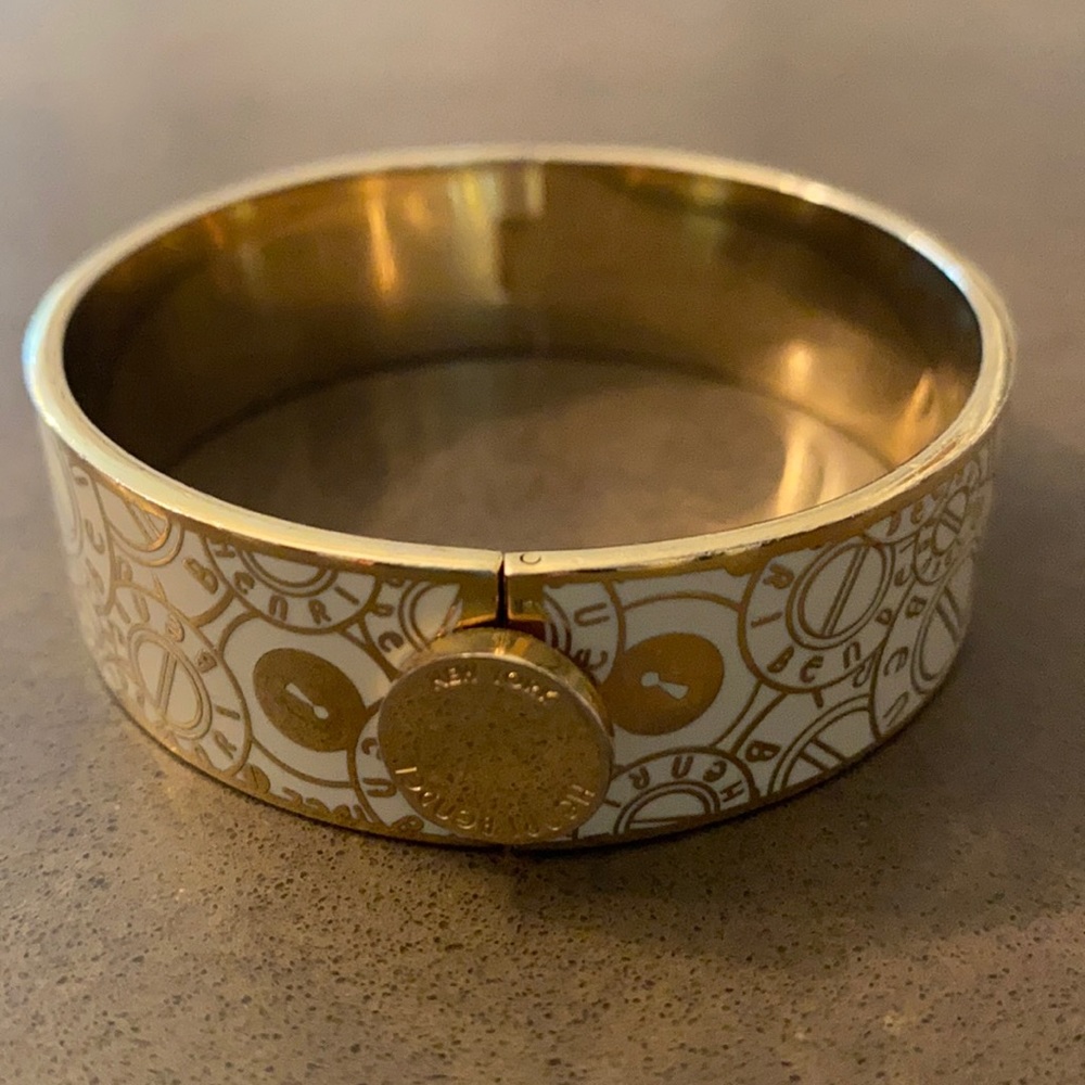 Henri Bendel bangle bracelet